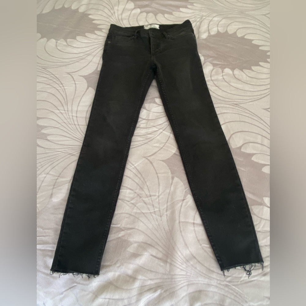 Black free people jeans size 25 distressed bottom